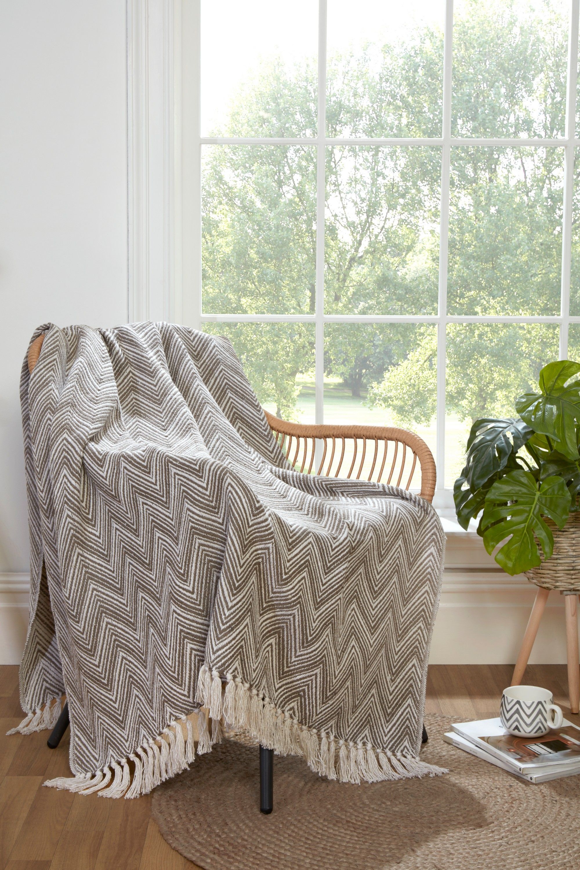 Portfolio Home Chester Zig Zag Geometric Throw Over Blanket with Tassels in Brown