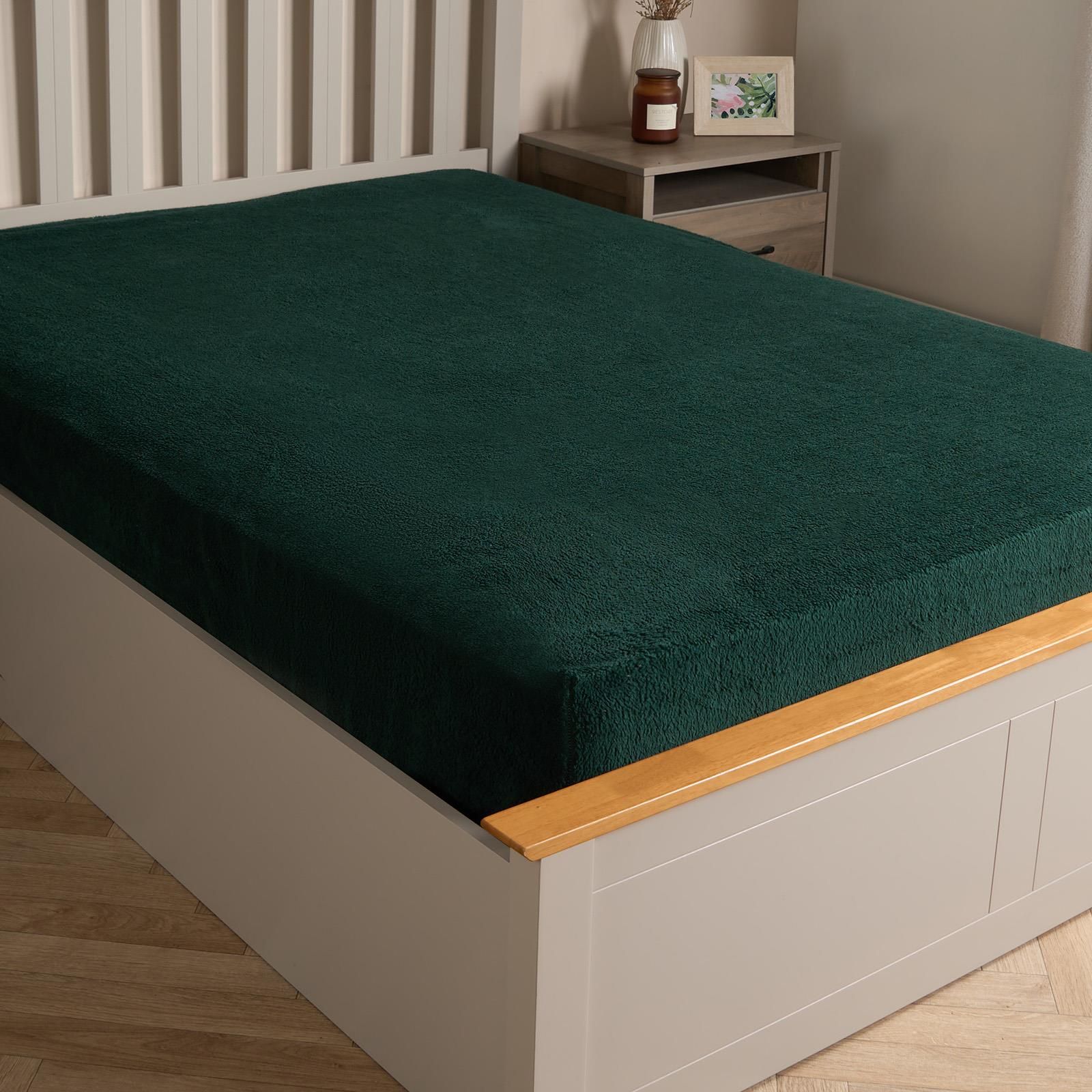 OHS Teddy Fleece Thermal Fitted Bed Sheet in Green | Size: Double Fitted