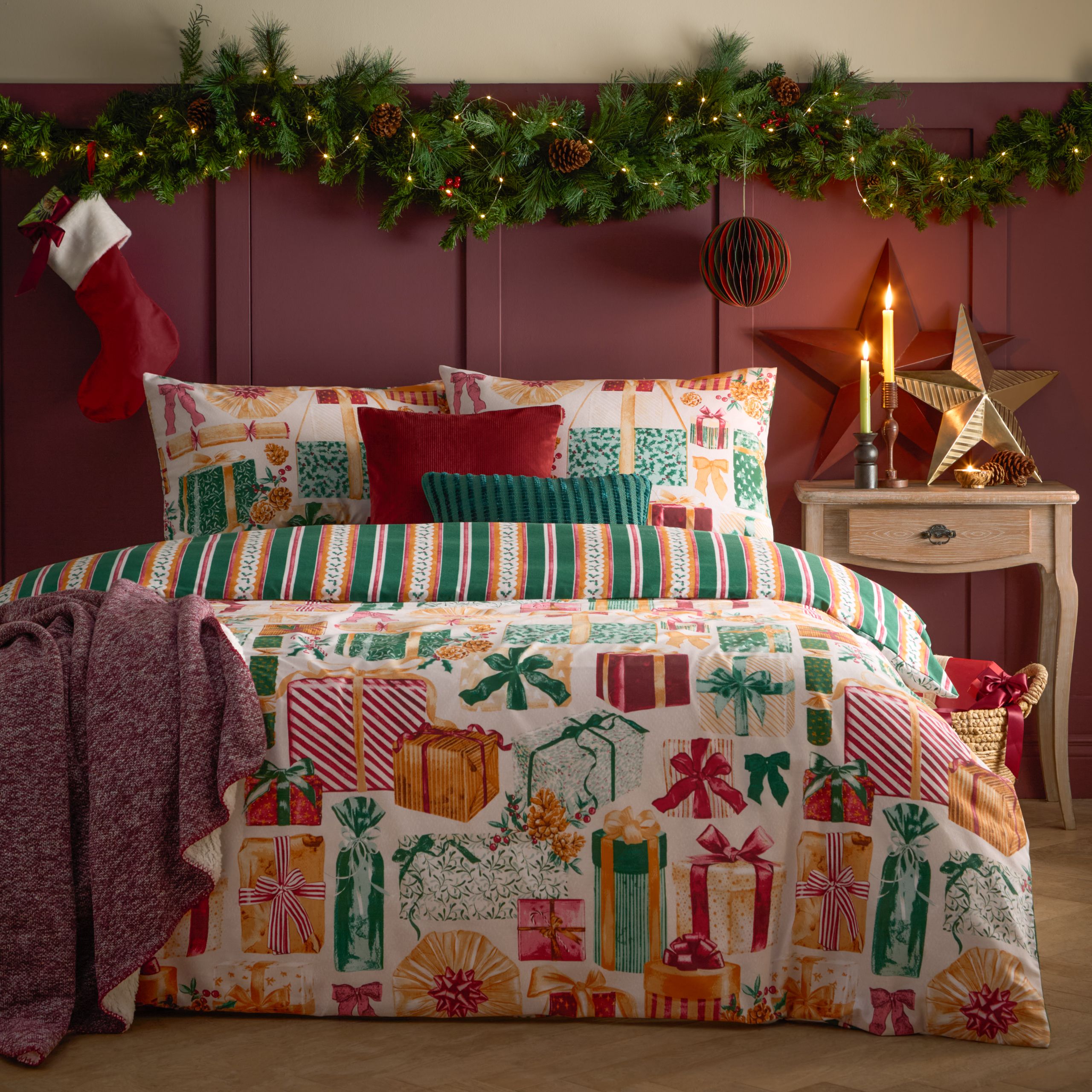 Furn All Wrapped Up Reversible Printed Duvet Cover Set
