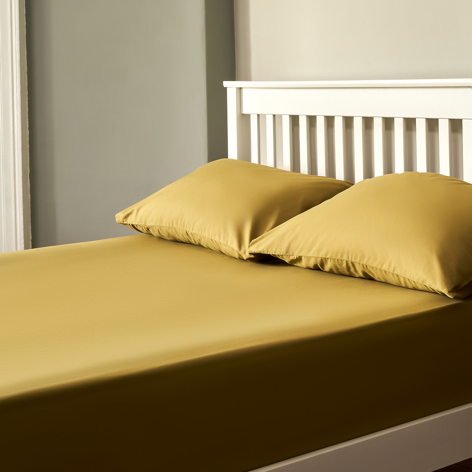 The Willow Manor 100% Cotton Percale King Fitted Sheet - Olive