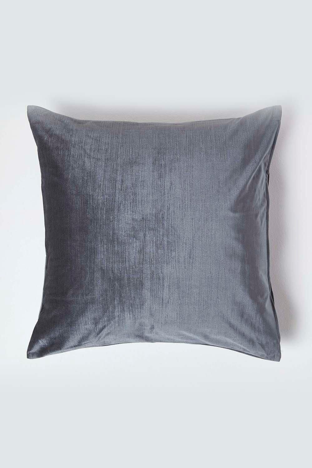 Homescapes Luxury Velvet Cushion Cover in Grey