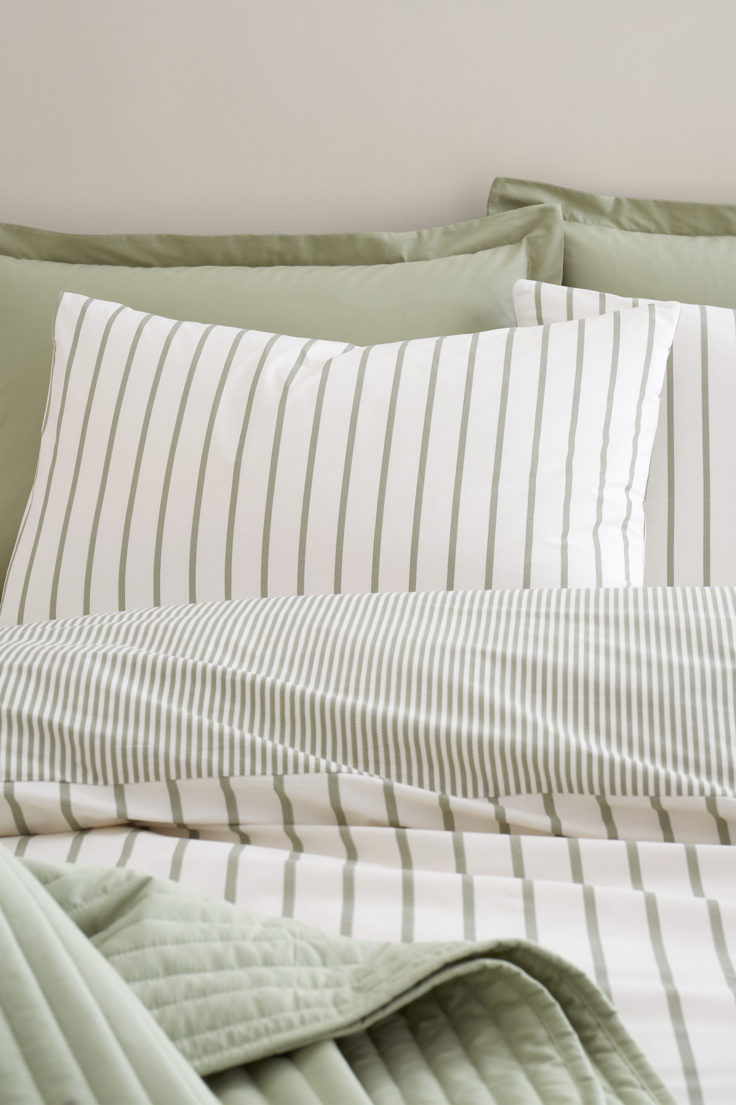 Bianca 'Hampton Stripe' 200 Thread Count Cotton Reversible Duvet Cover Set in Green 3