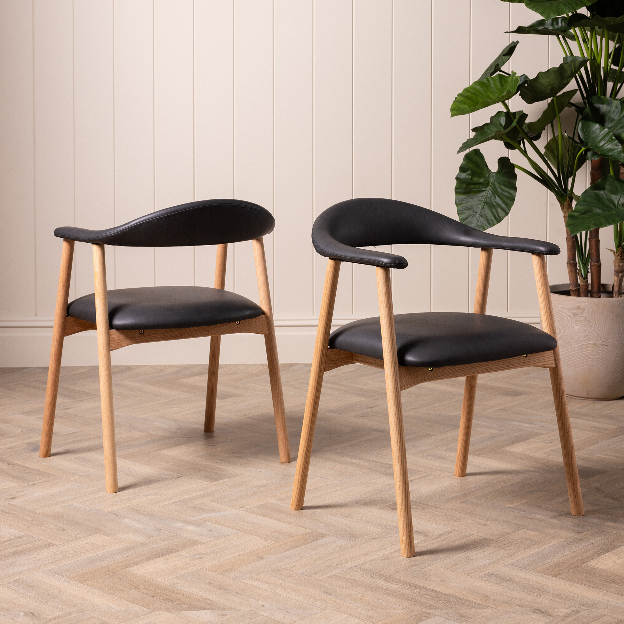 Lerman Dining Chair With Arms with Armrest, Neutral Oak | Barker & Stonehouse