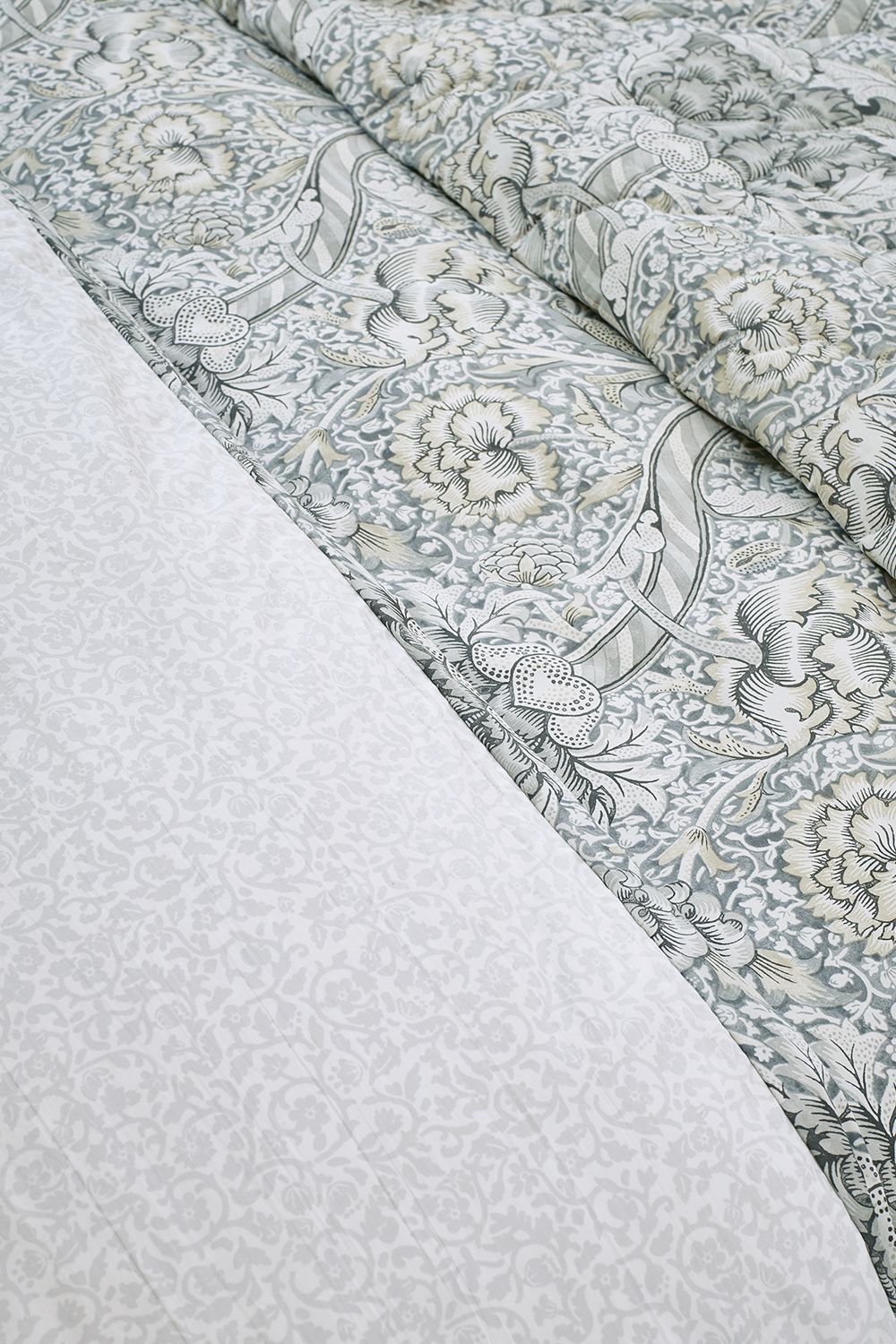 Morris & Co 'Wandle' Cotton Duvet Cover Set in Grey 4
