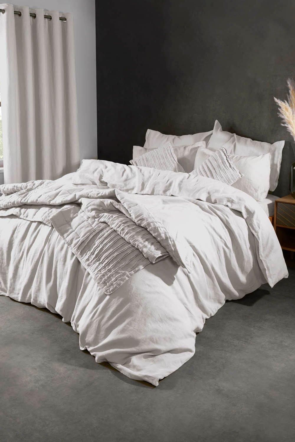 Lazy Linen 'Pure Washed Linen' Quilted Throw in White