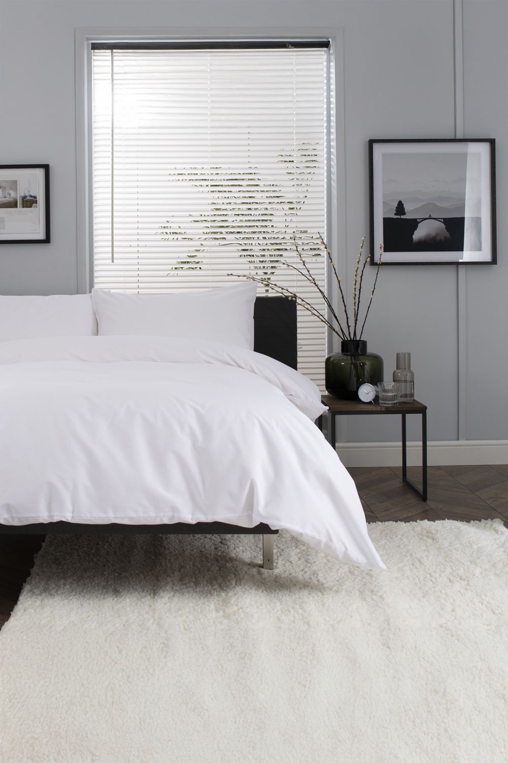 The Lyndon Company Luxury 100% Cotton 200 Thread Count Duvet Cover Set in White