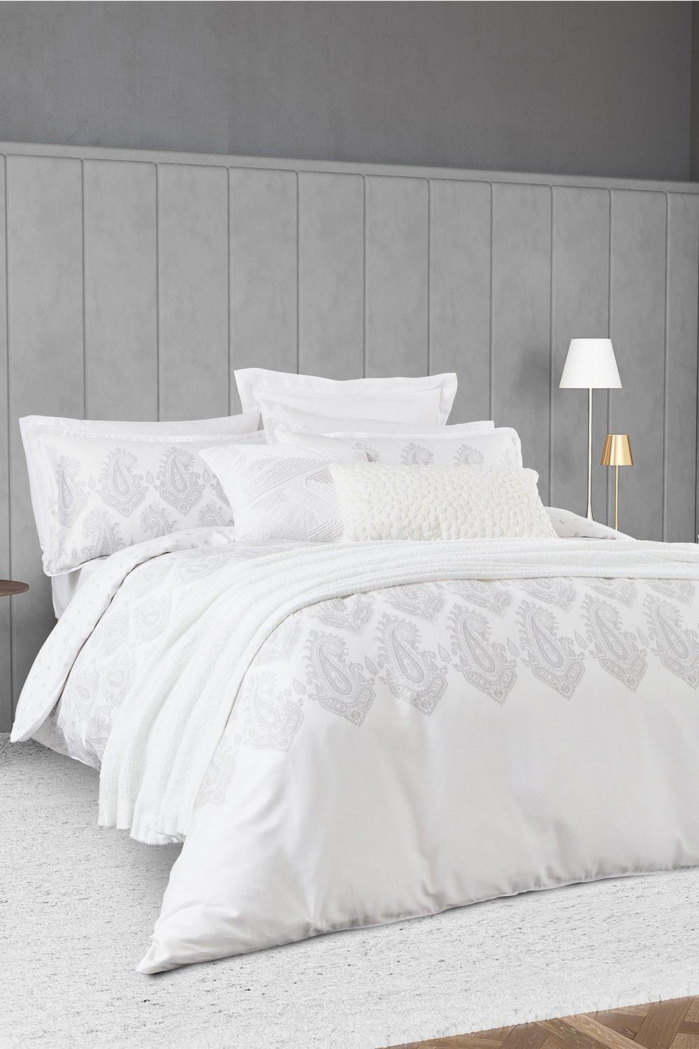 Nalu Nicole Scherzinger 'Dalisay' Cotton Sateen Duvet Set in White
