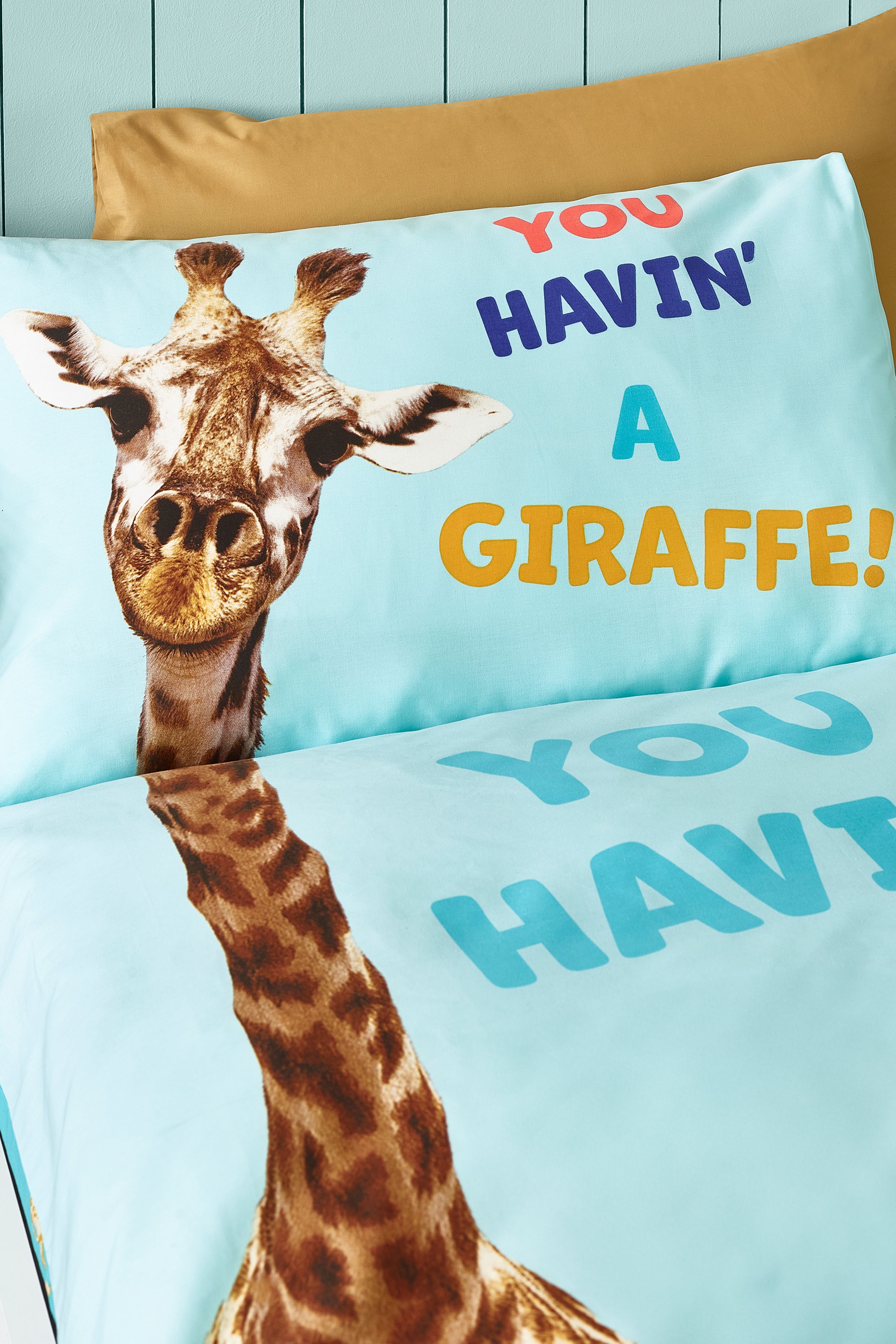 Catherine Lansfield 'Havin A Giraffe' Reversible Duvet Cover Set in Aqua 3