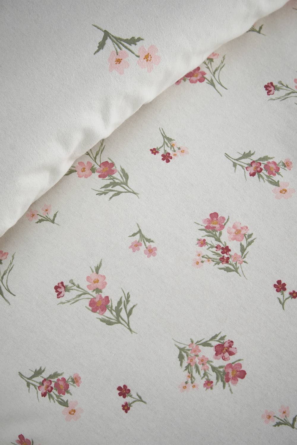 Catherine Lansfield Brushed Ditsy Floral Cotton Reversible Duvet Cover Set in Pink 4