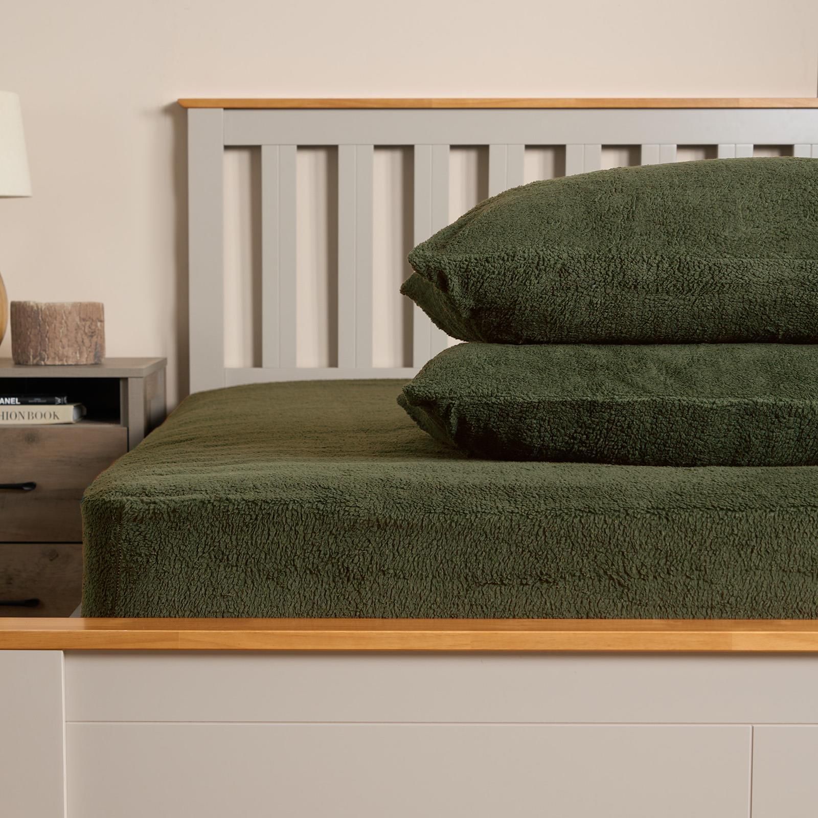 OHS Teddy Fleece Thermal Fitted Bed Sheet in Dark Green | Size: King Fitted