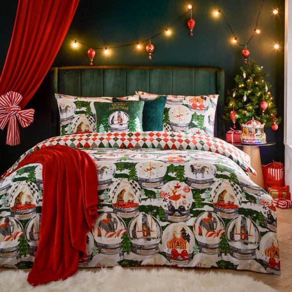 Showtime Polycotton Duvet Cover and Pillowcase Set