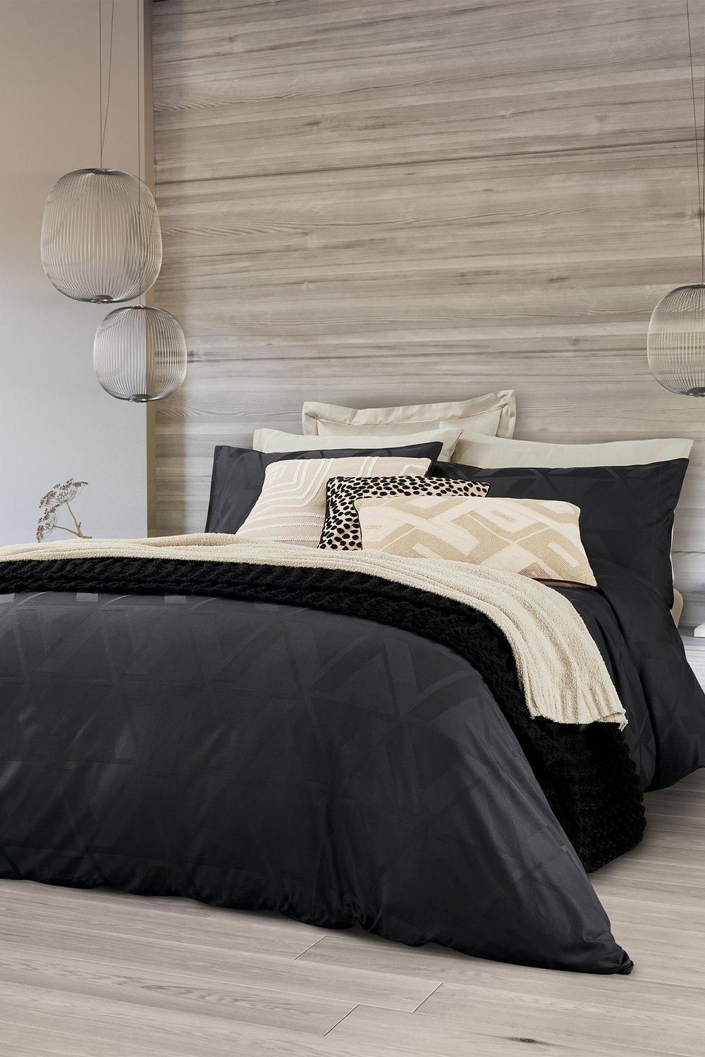 Nalu Nicole Scherzinger 'Kalama' Cotton Jacquard Duvet Cover in Black