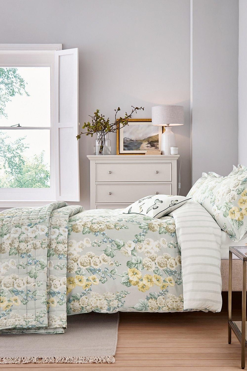 Sanderson 'Hollyhocks Cotton Duvet Cover Set in Silver