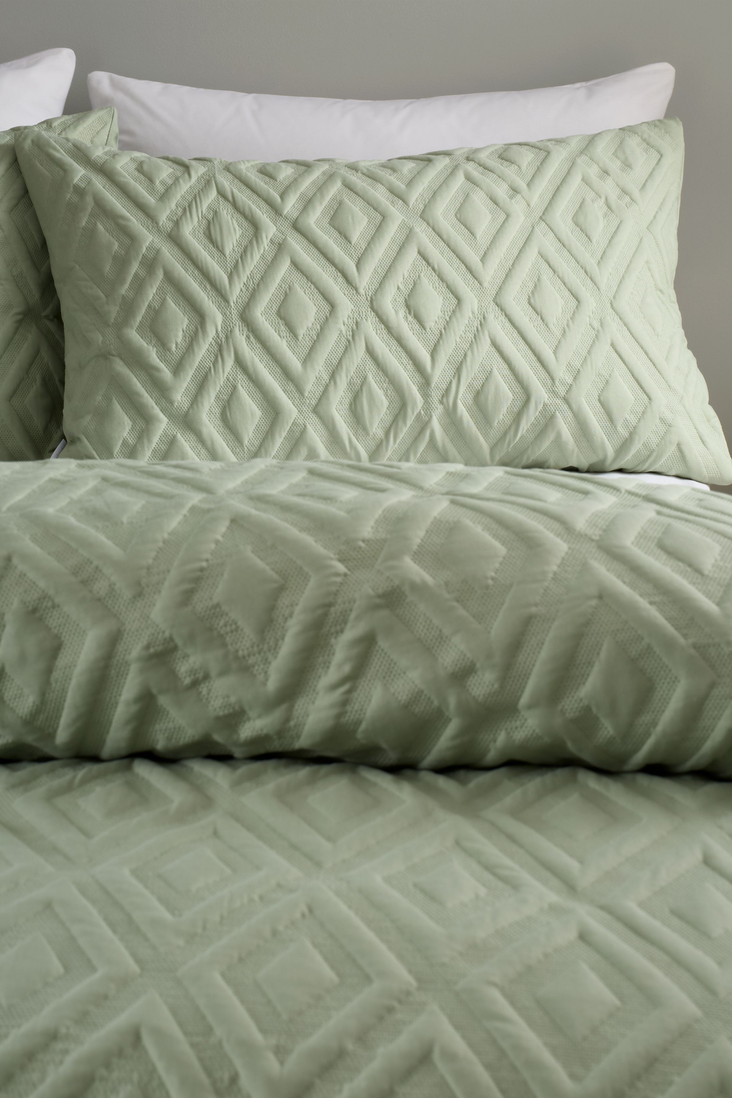 Catherine Lansfield 'Jacob Geo' Soft Touch Duvet Cover Set in Light Green 2
