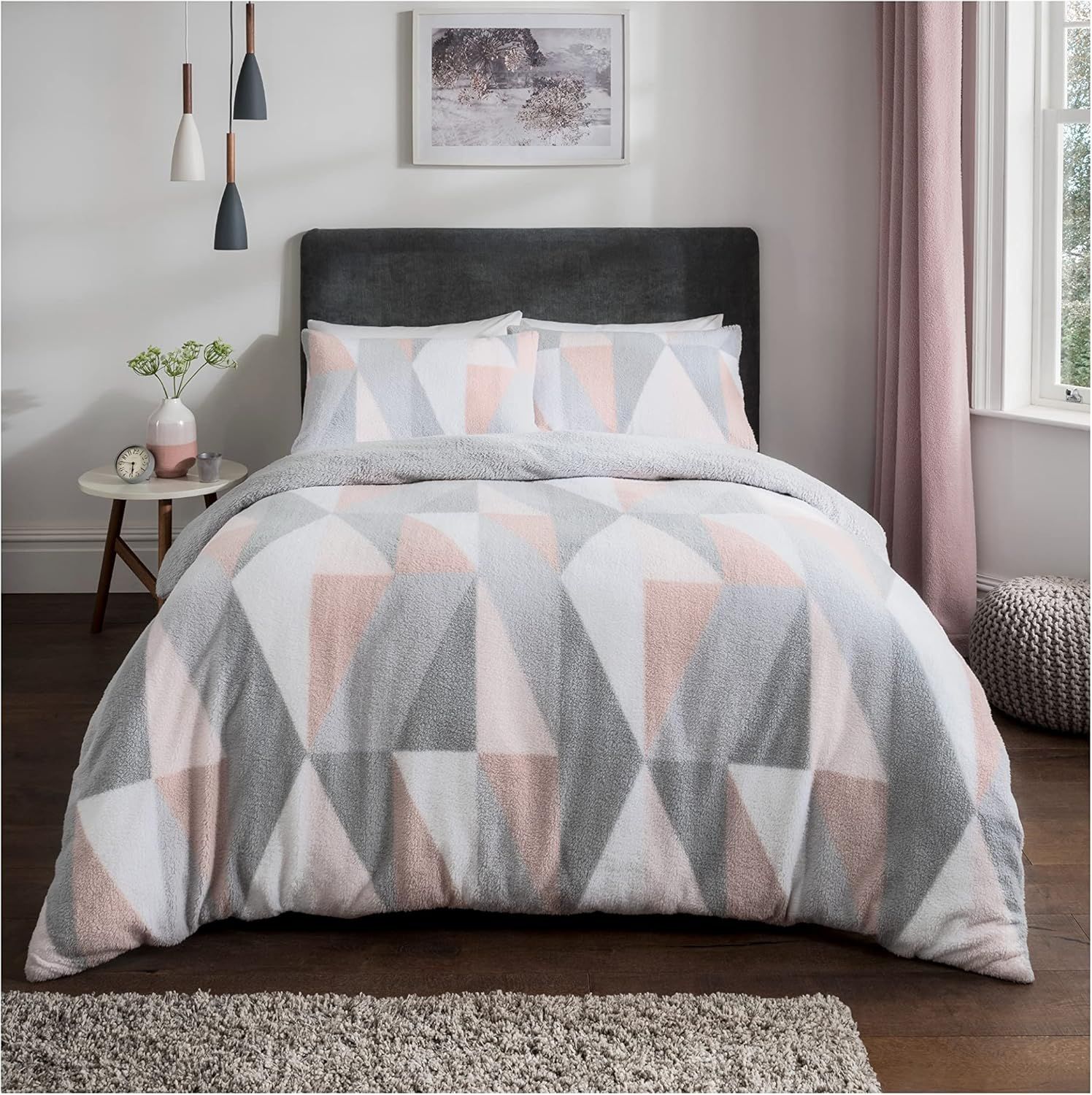 Smart Living Luxurious GEO Triangle Fleece Duvet Cover with Pillowcases in Pink