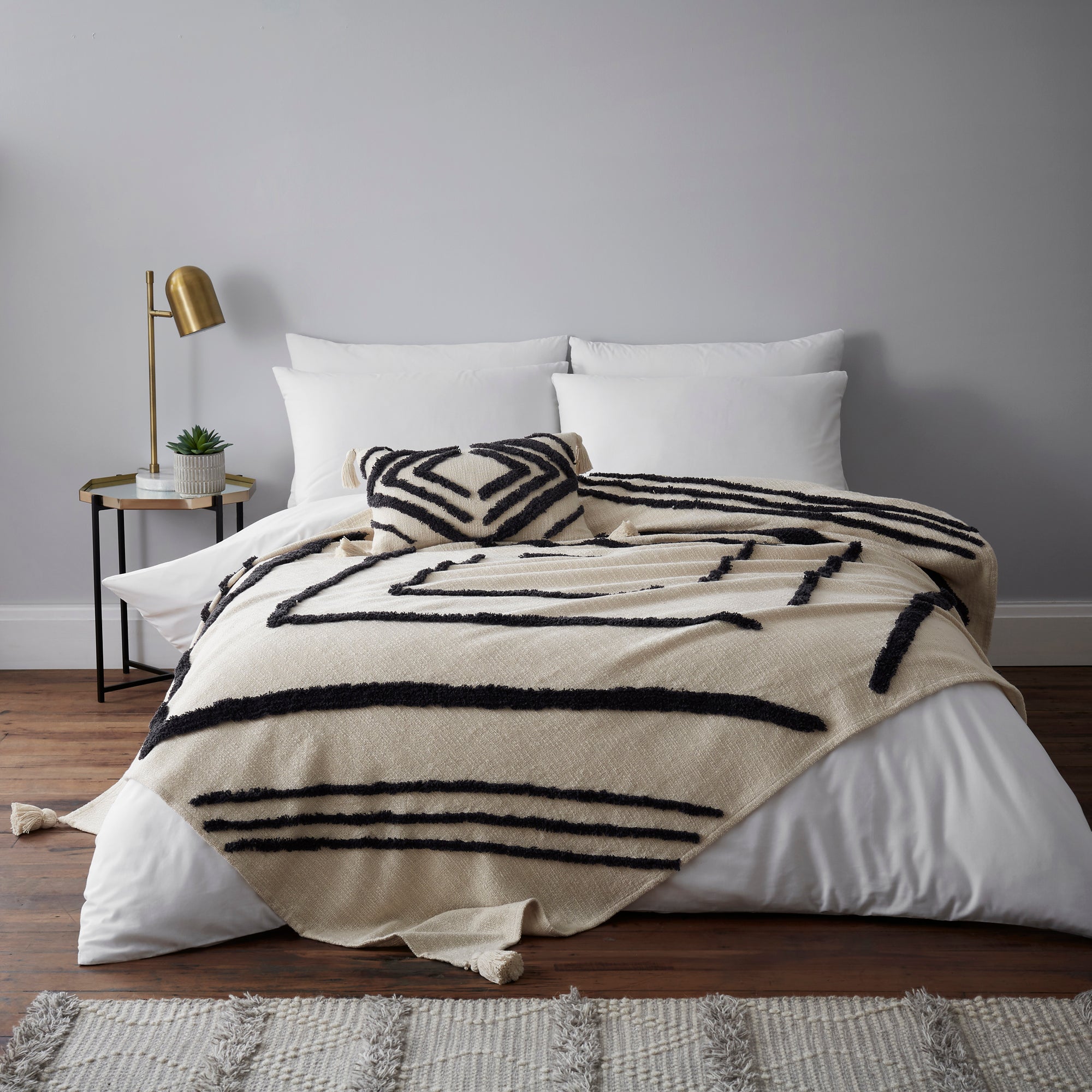 Elias Natural 100% Cotton Throw Cream and Black