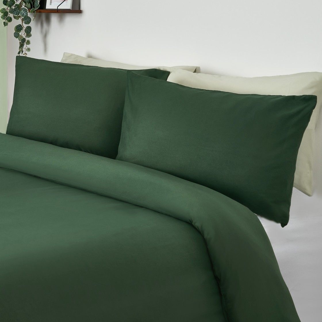OHS 2 Pack Soft Microfibre Wrinkle Resistant Housewife Pillowcases in Dark Green