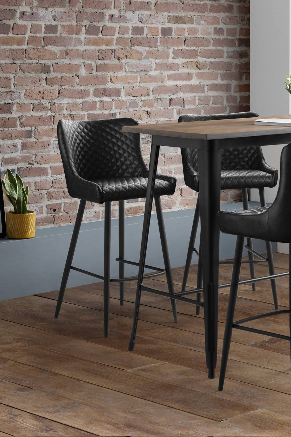 Julian Bowen Luxe Diamond Quilted Upholstered Bar Stool (Set of 2) in Black