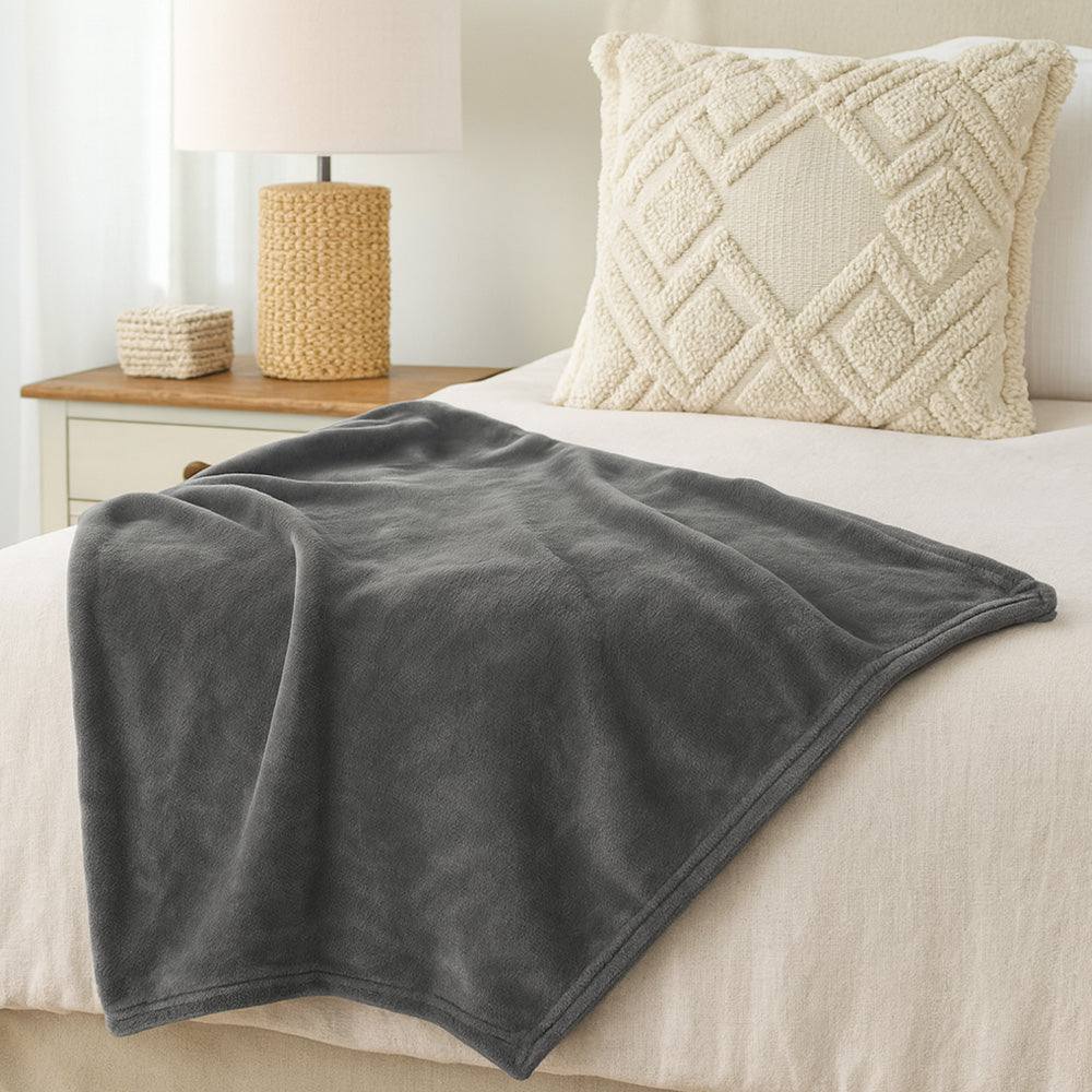Voltico Super Soft Plain Flannel Throw Blanket 130×160cm - Green / Dark Grey