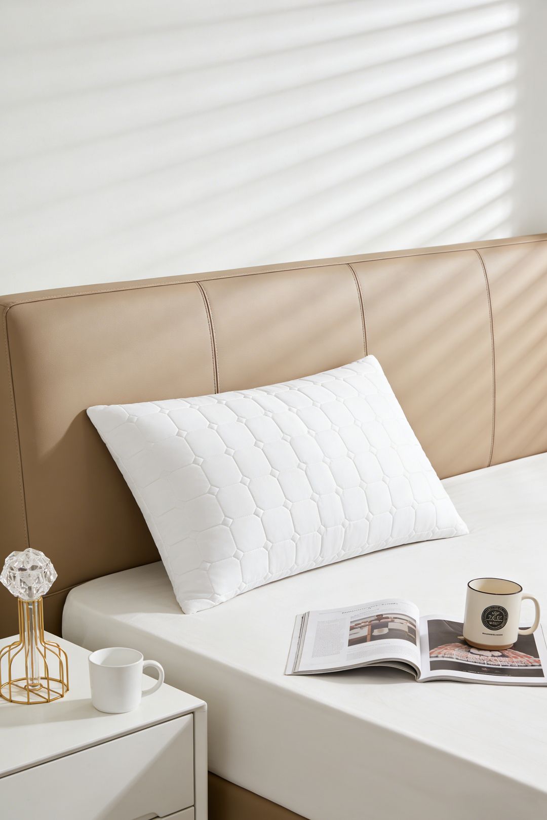 Living and Home Elegant Polyester Pillowcase Soft Bedding Pillow Cover in White