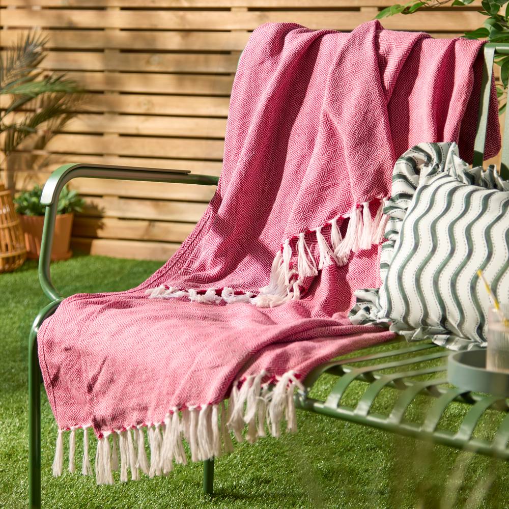 Furn Dessa Woven Indoor/Outdoor Throw in Pink