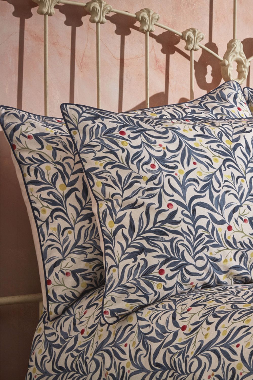 Edinburgh Weavers Malory Botanical Luxury Cotton Pair of Pillowcases in Navy