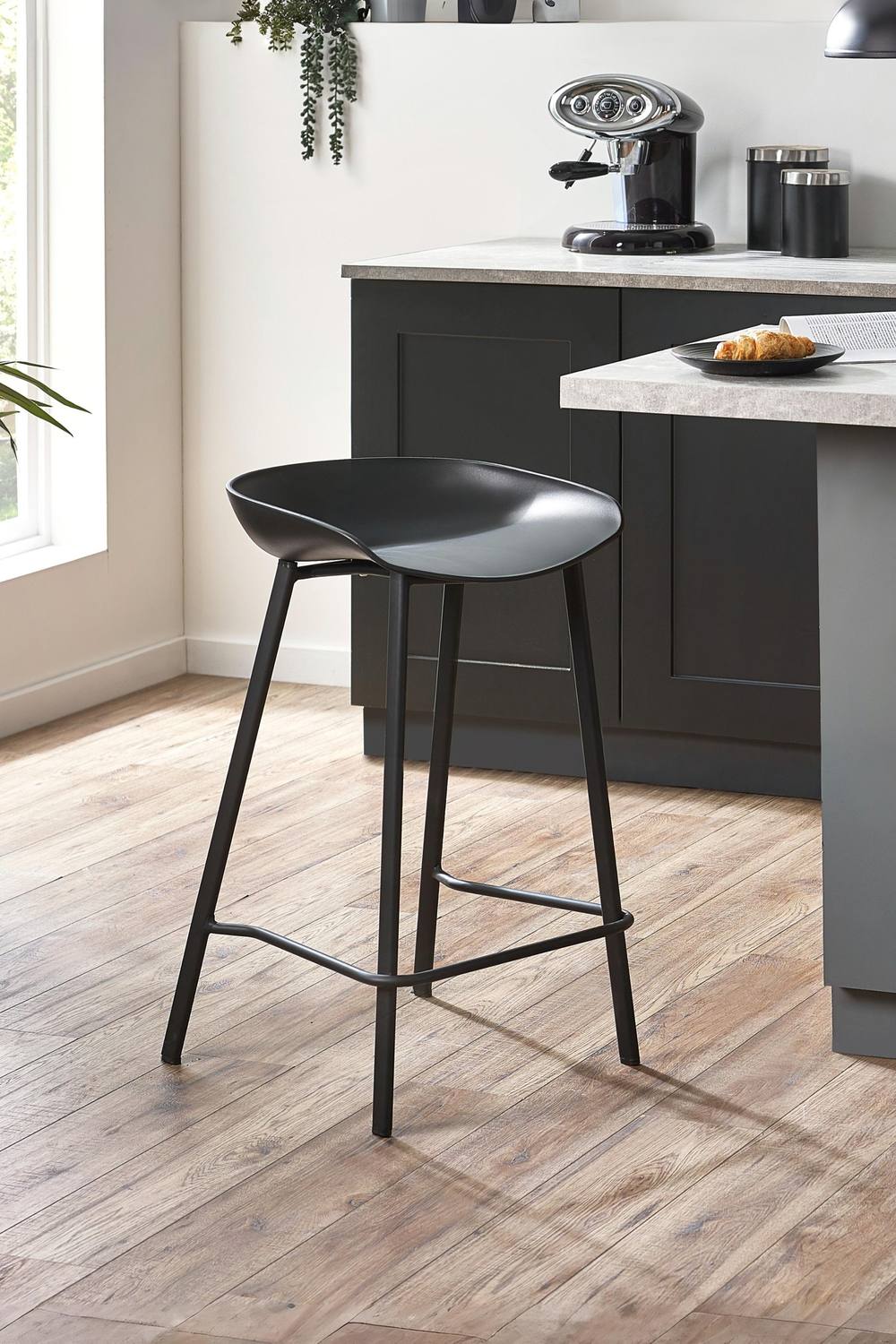 Julian Bowen Renzo Plastic Bar Stool (Set of 2) in Black