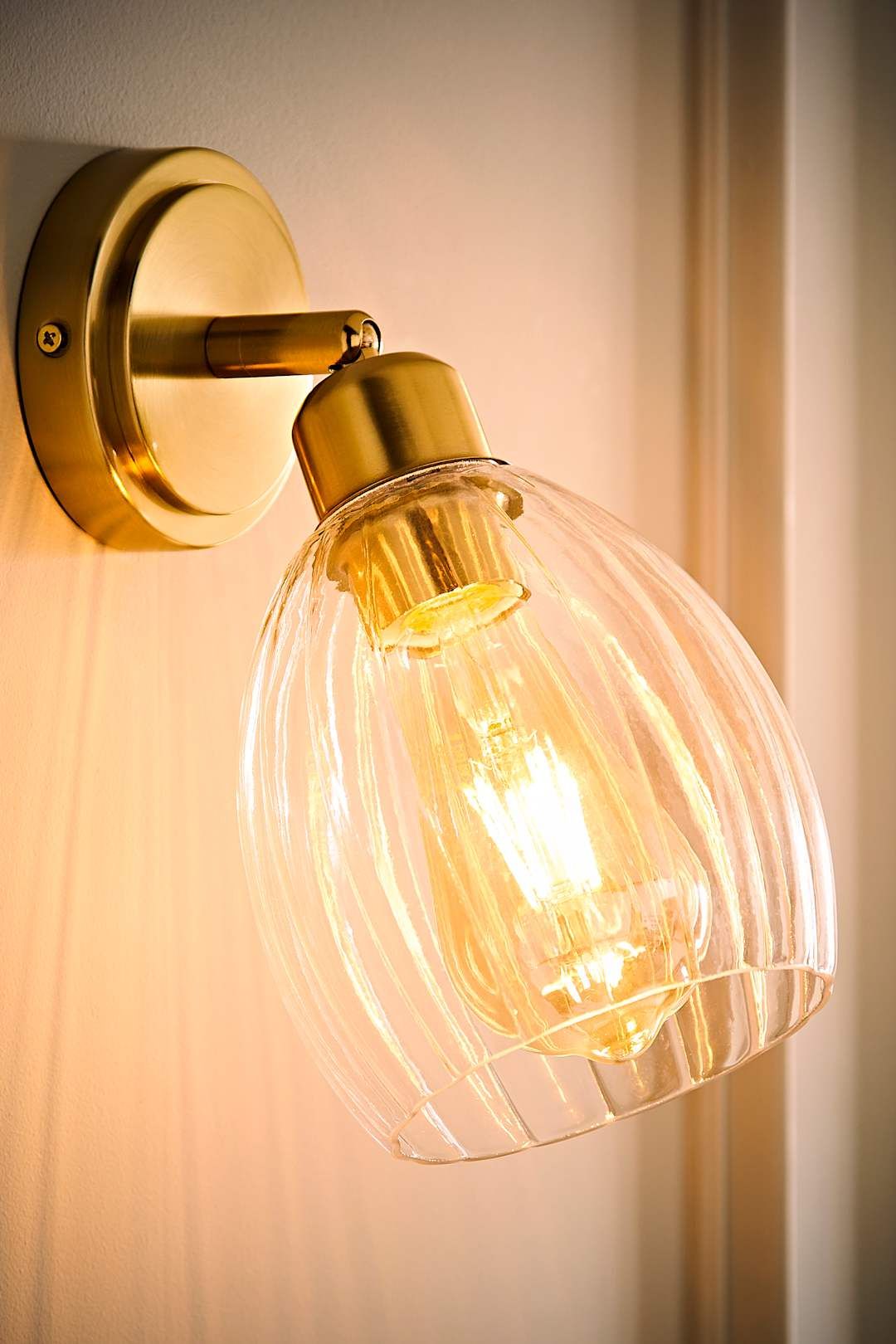 ValueLights Cheltenham Ribbed Glass Dome Adjustable Spotlight Wall Light with Bulb in Gold