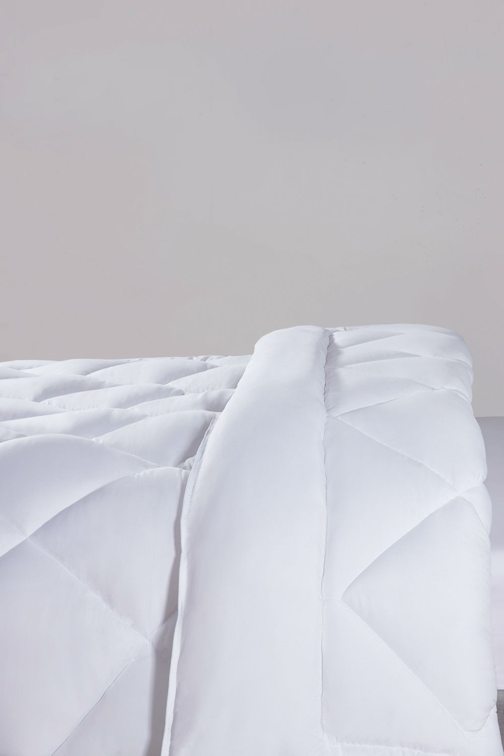 BHS 10.5 Tog Dreamy Nights Duvet in White 4