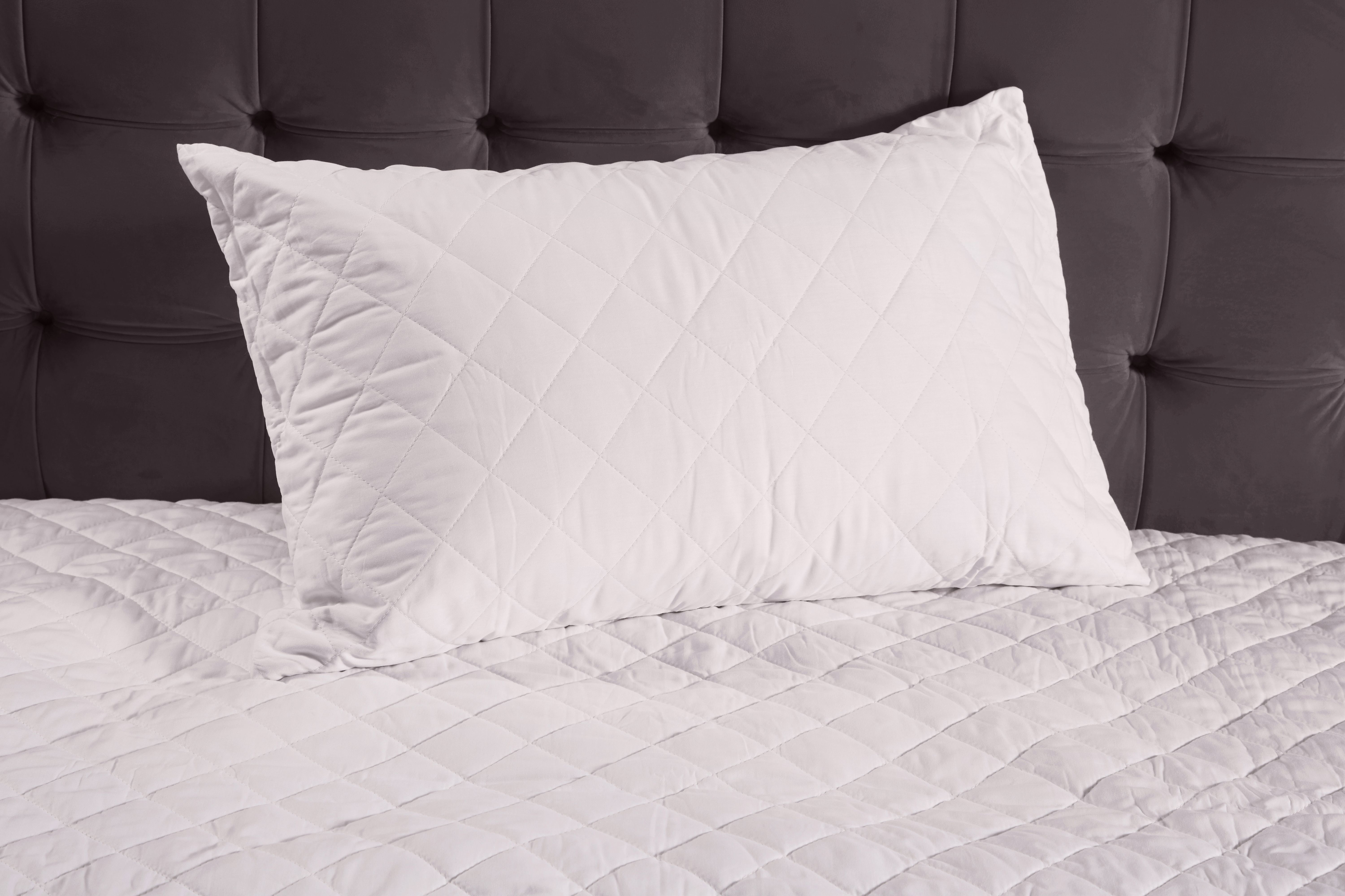 The Linen Consultancy 'TLC 5 Star Hotel Concept' Pure Cotton Quilted Mattress & Pillow Protector Set in White