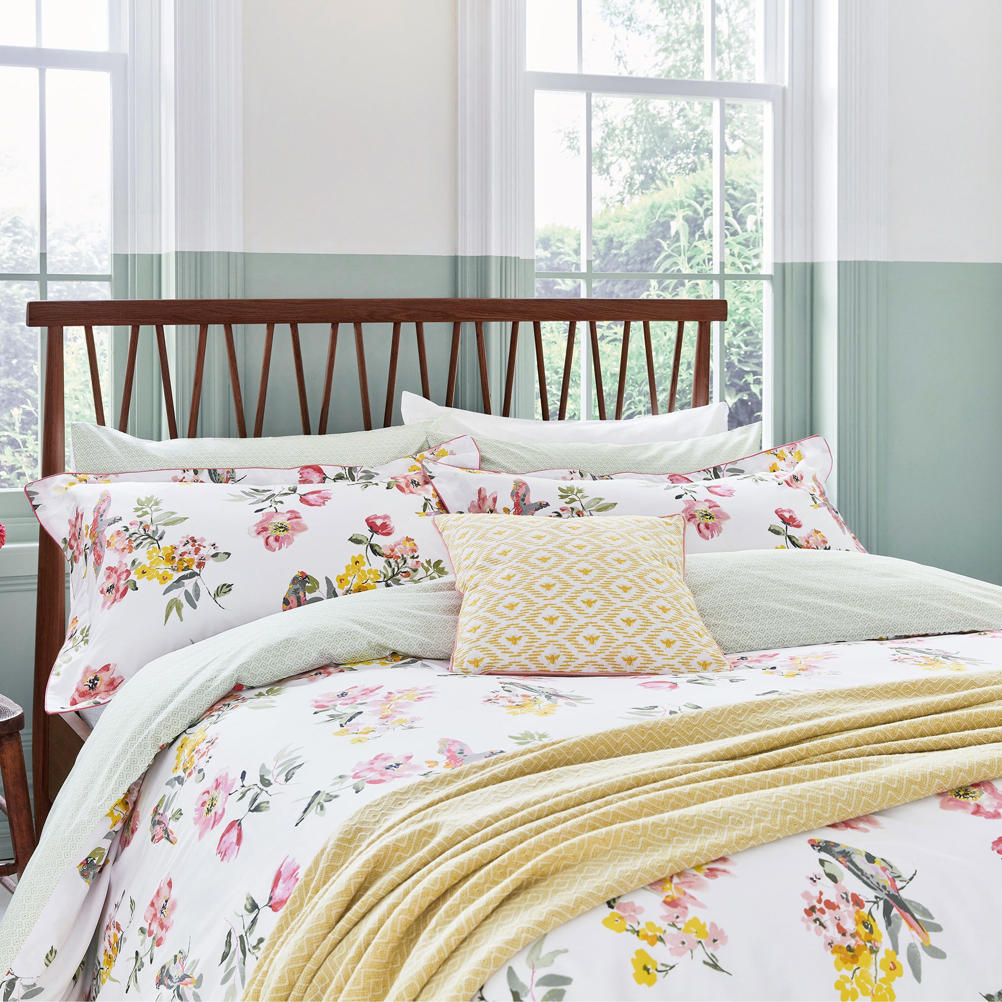 Joules Spring Geometric Chalk Throw Natural (Cream)