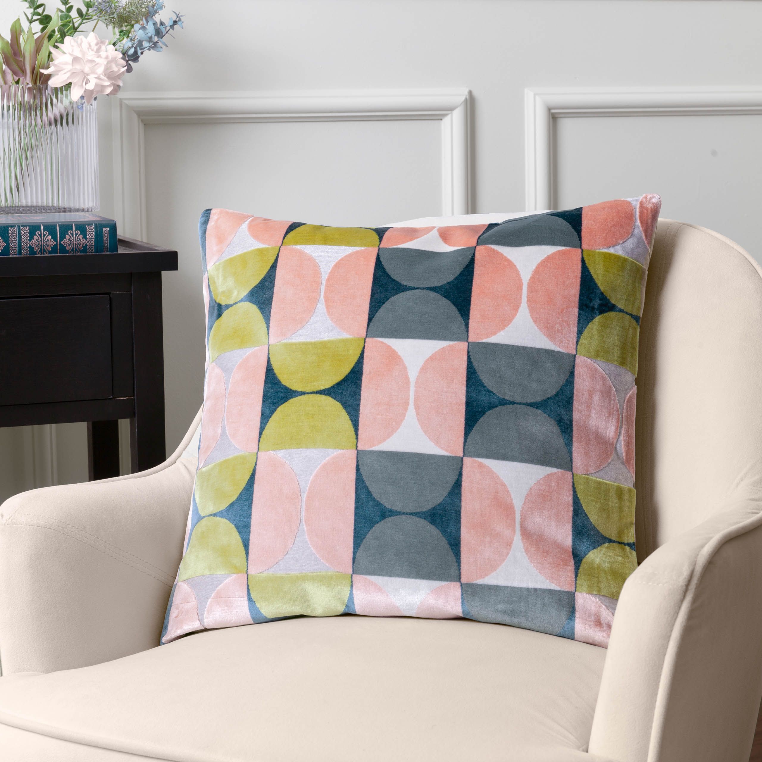Paoletti Bardot Cut Velvet Retro Cushion in Pink