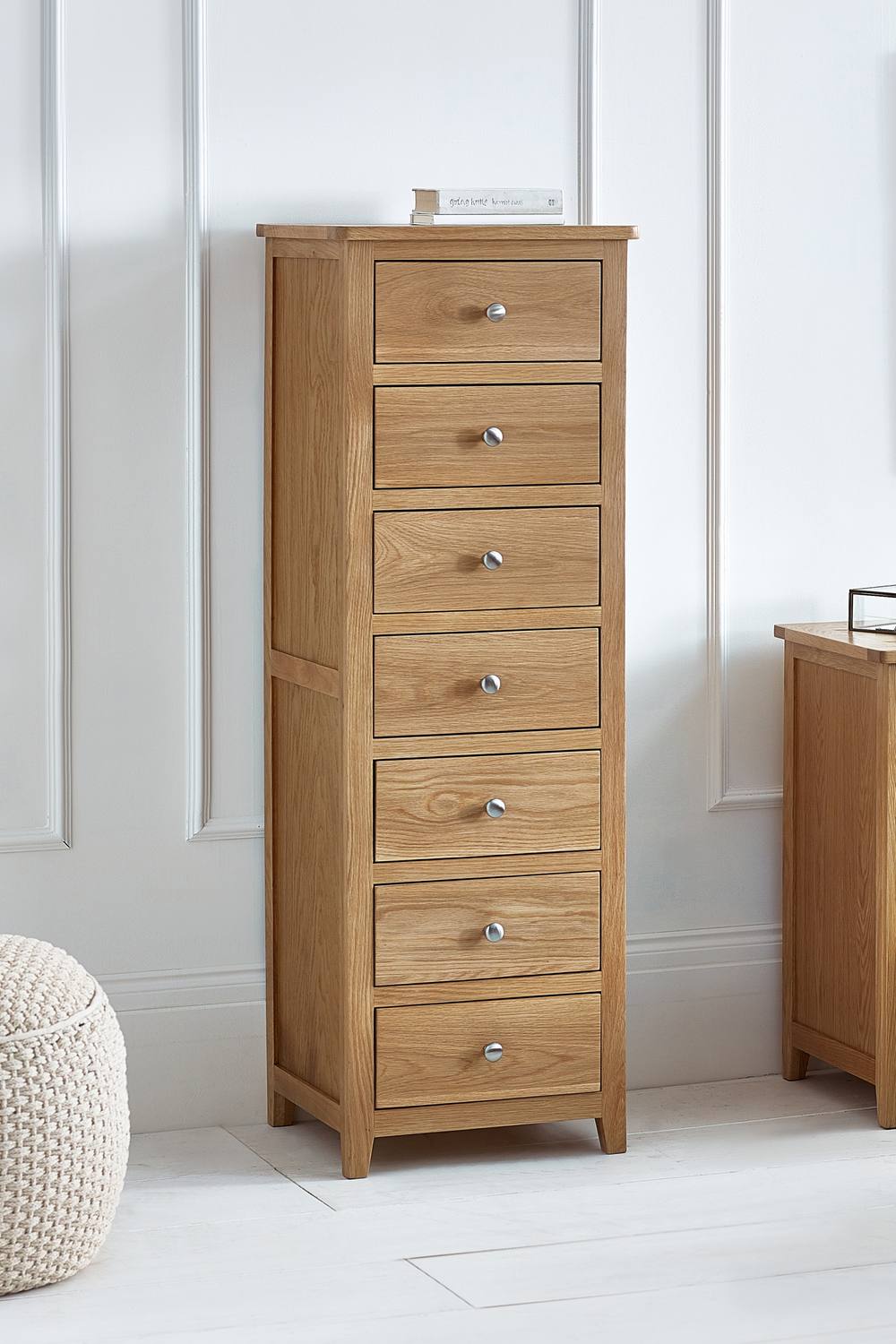 Julian Bowen Mallory 7 Drawer Slim Chest in Light Oak