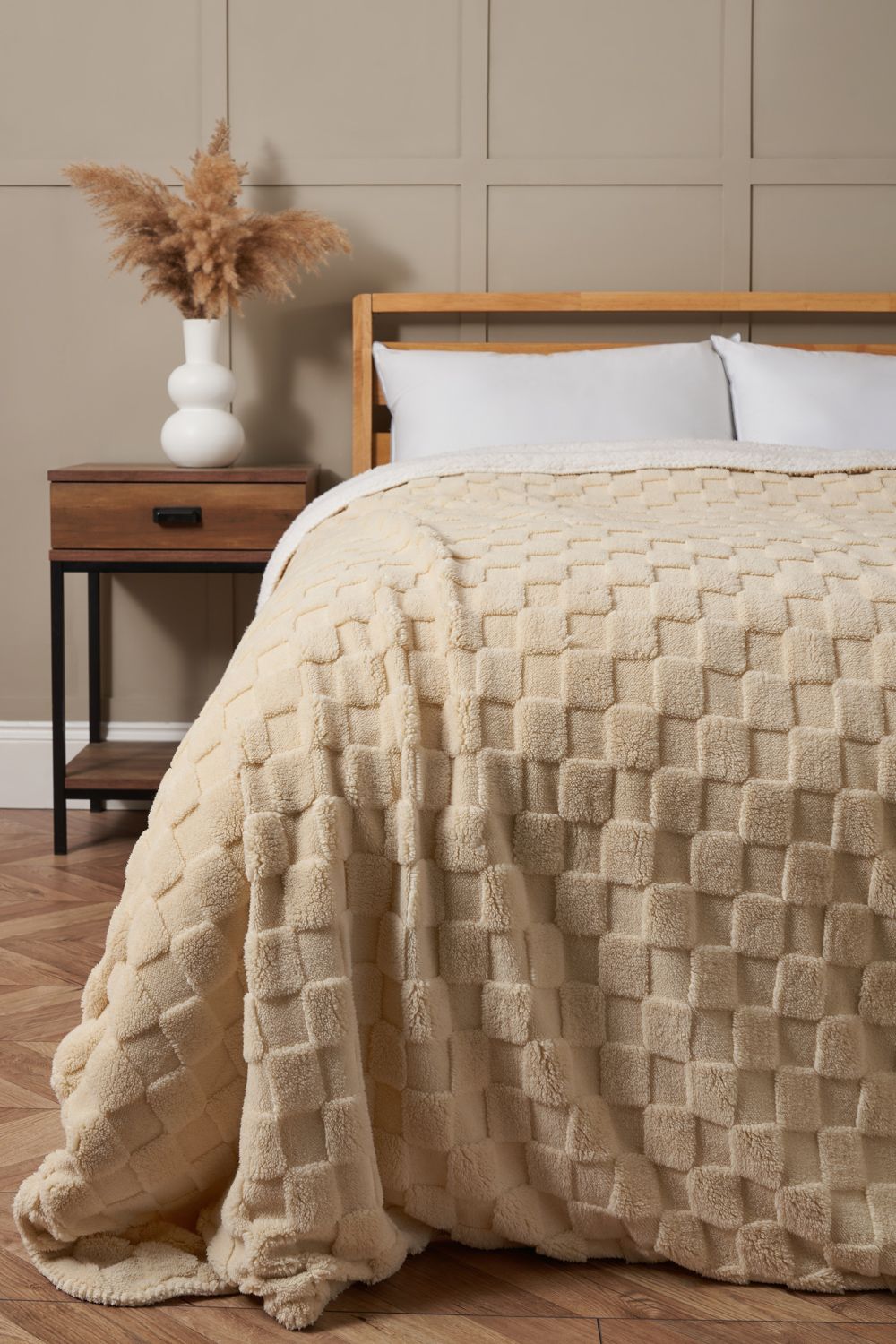 BHS Checkerboard Throw with Sherpa in Natural