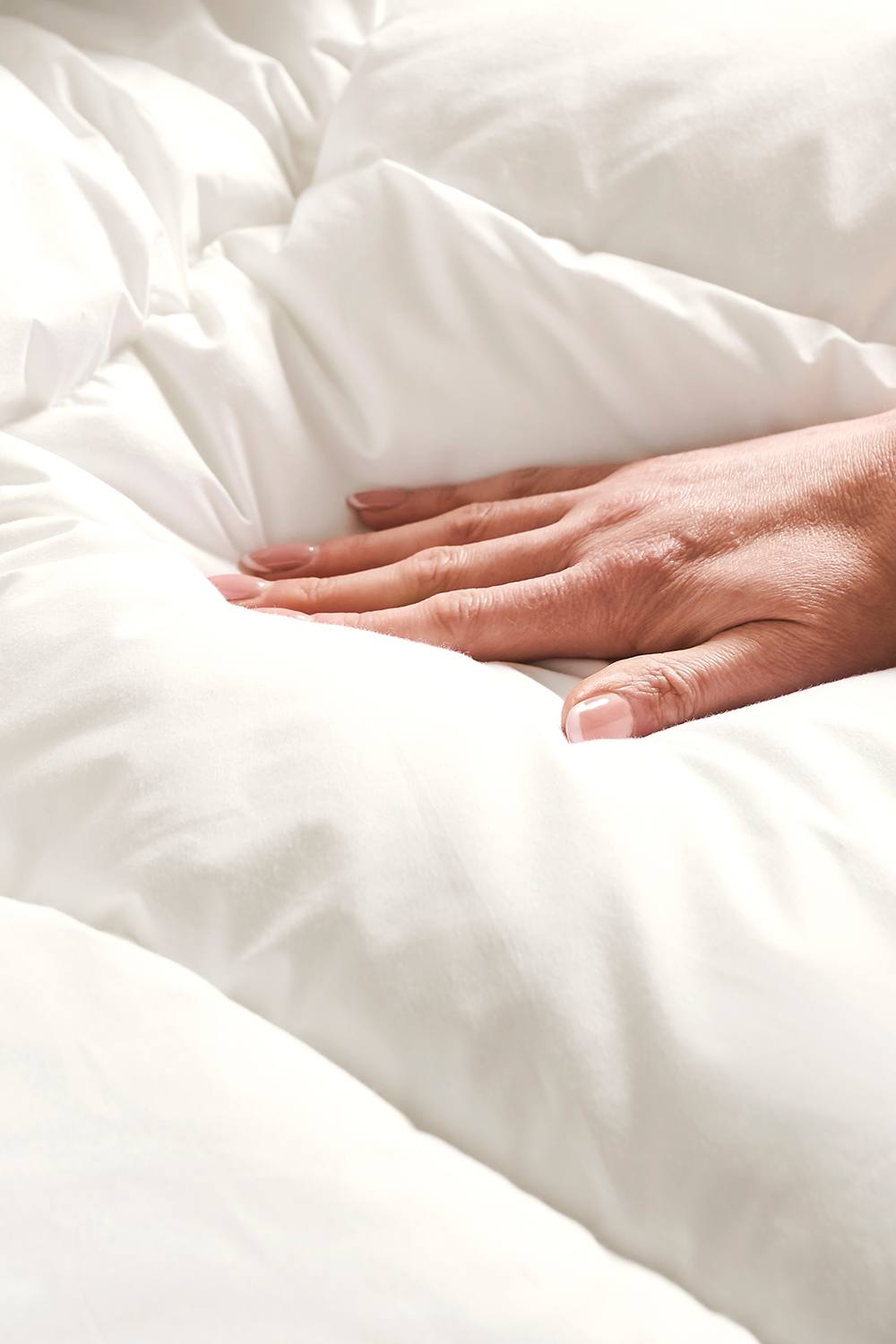 CHRISTY Classic Filled Non-Feather Summer 4.5 Tog Duvet in White 3