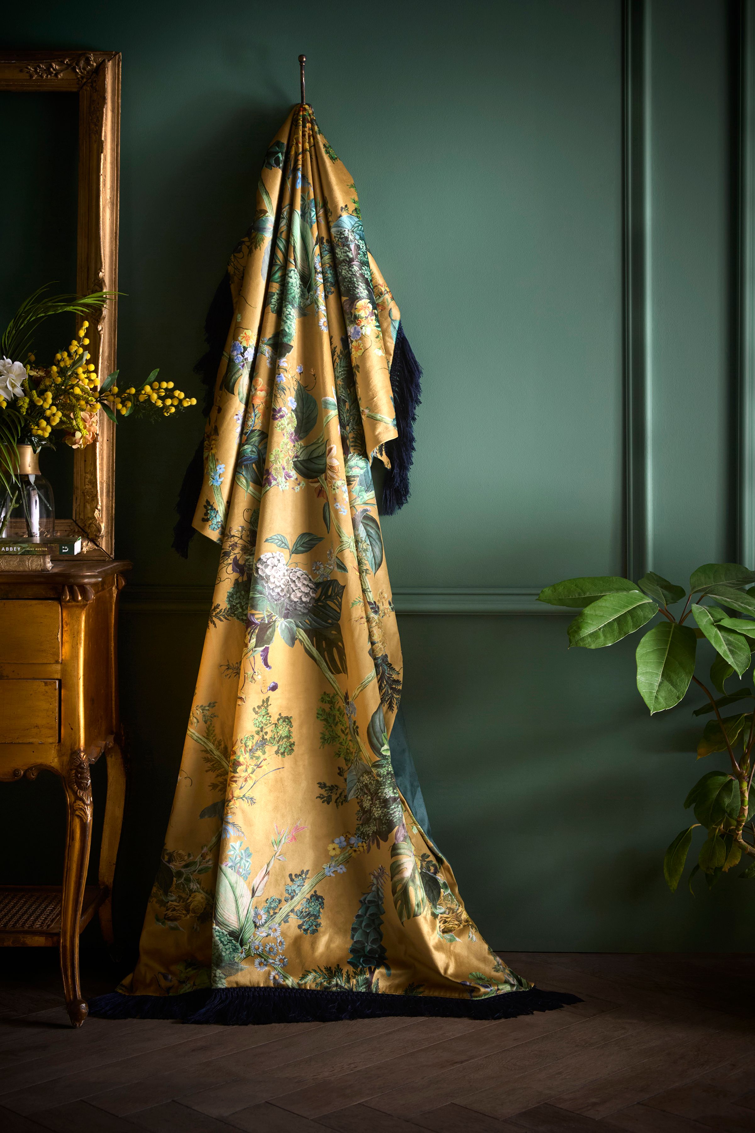 Laurence Llewelyn-Bowen 'Cotswold Fantasia' Soft Touch Floral Print Velvet Throw in Gold