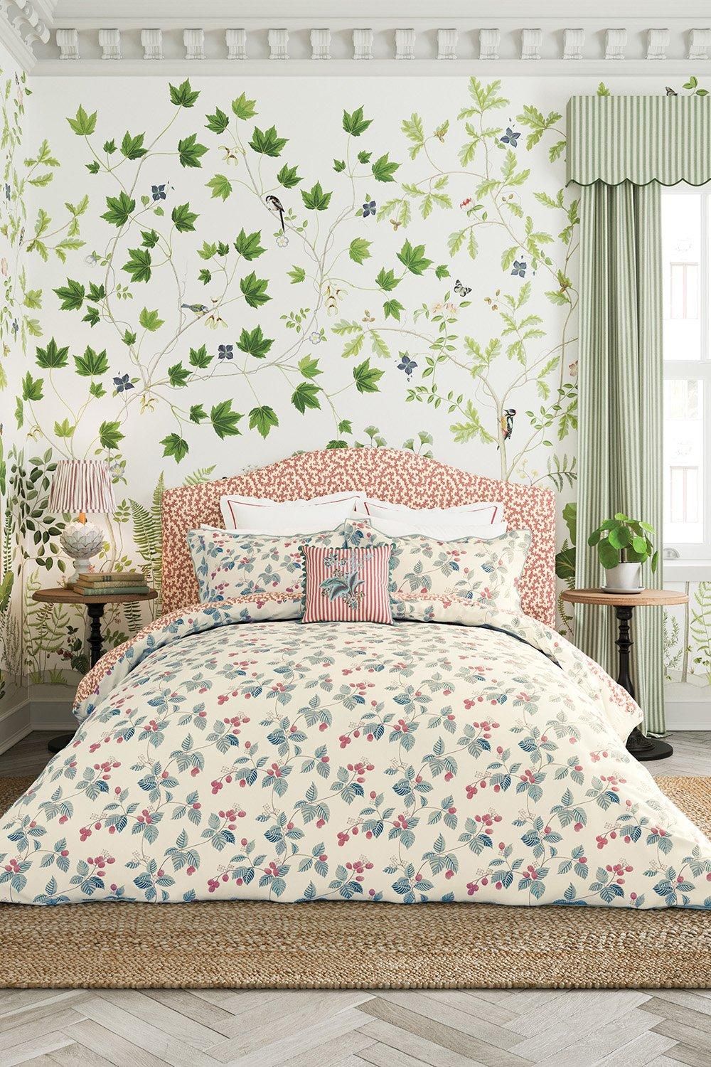 Sanderson 'Rubus' Cotton Sateen Duvet Cover Set in Raspberry