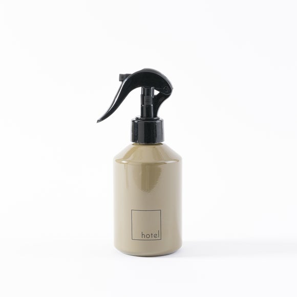 Hotel Dawn White Floral Plum & Red Berries Room Spray 3