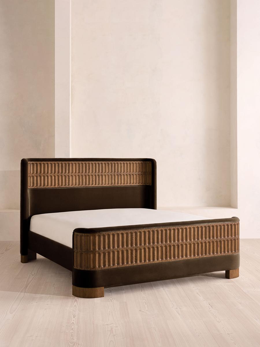 Devon Bed, King, Velvet, Chocolate