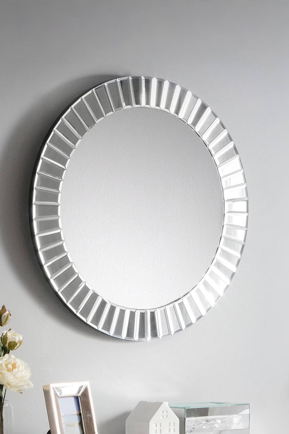 Julian Bowen Sonata Round Wall Mirror in Clear