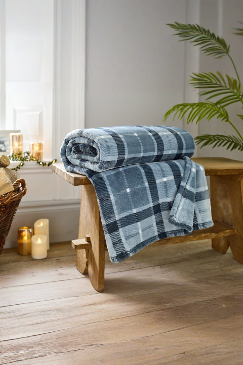 The Lyndon Company Pheasant Check Throw Navy - 140 x 180cm Plush Blanket | Deyongs 1846
