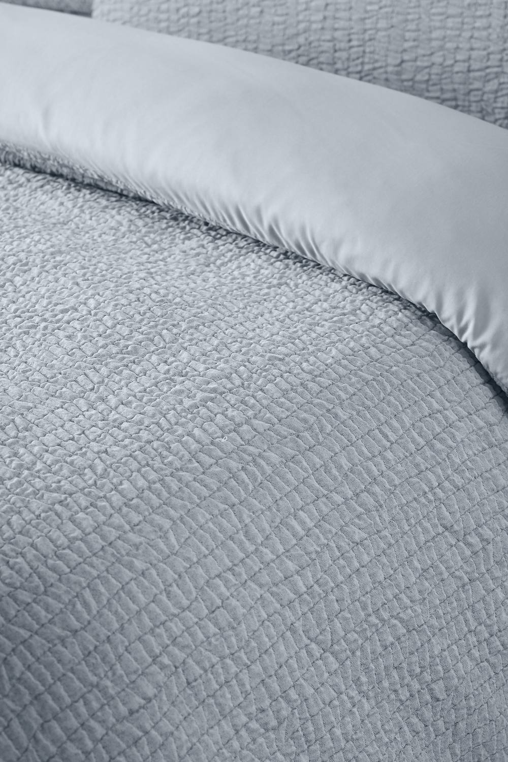 Catherine Lansfield 'Crinkle Seersucker' Duvet Cover Set in Blue 3