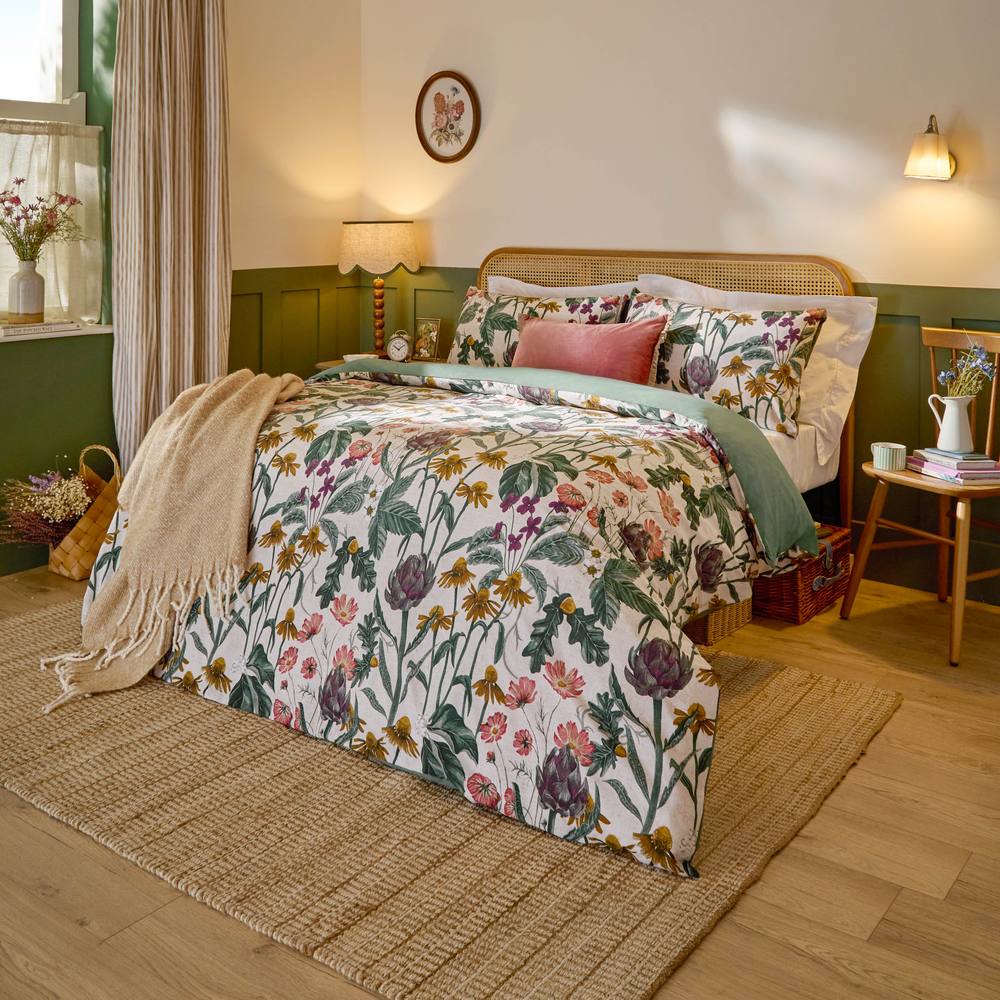 Wylder Florapedia Printed Floral Duvet Cover Set in White