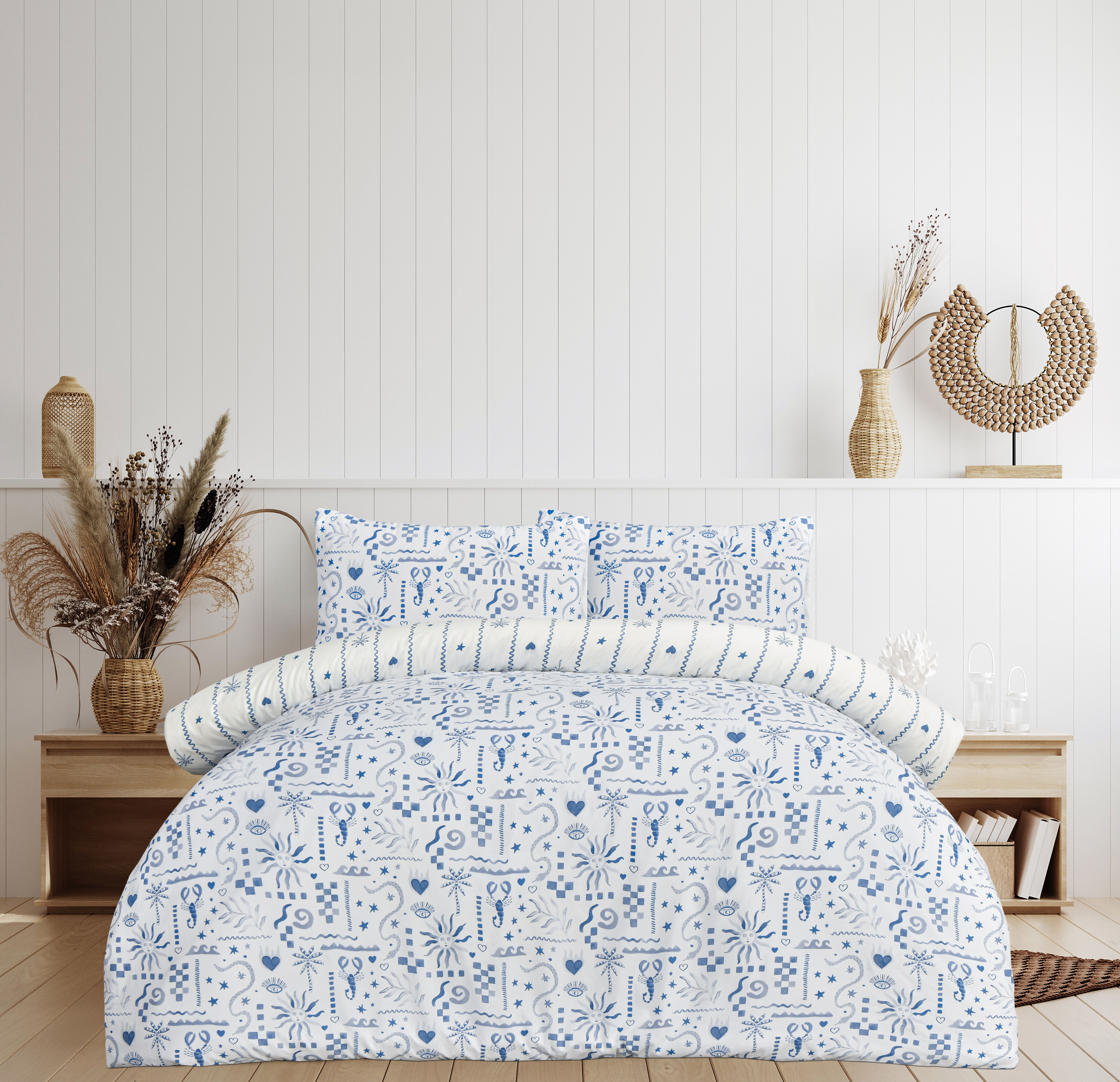 Smart Living Luxury Soft Reversible Holiday Postcard Duvet Cover & Pillowcases in Blue