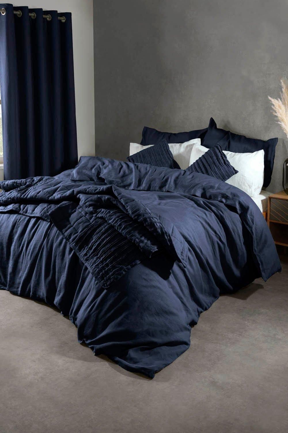 Lazy Linen 'Pure Washed Linen' Quilted Throw in Navy