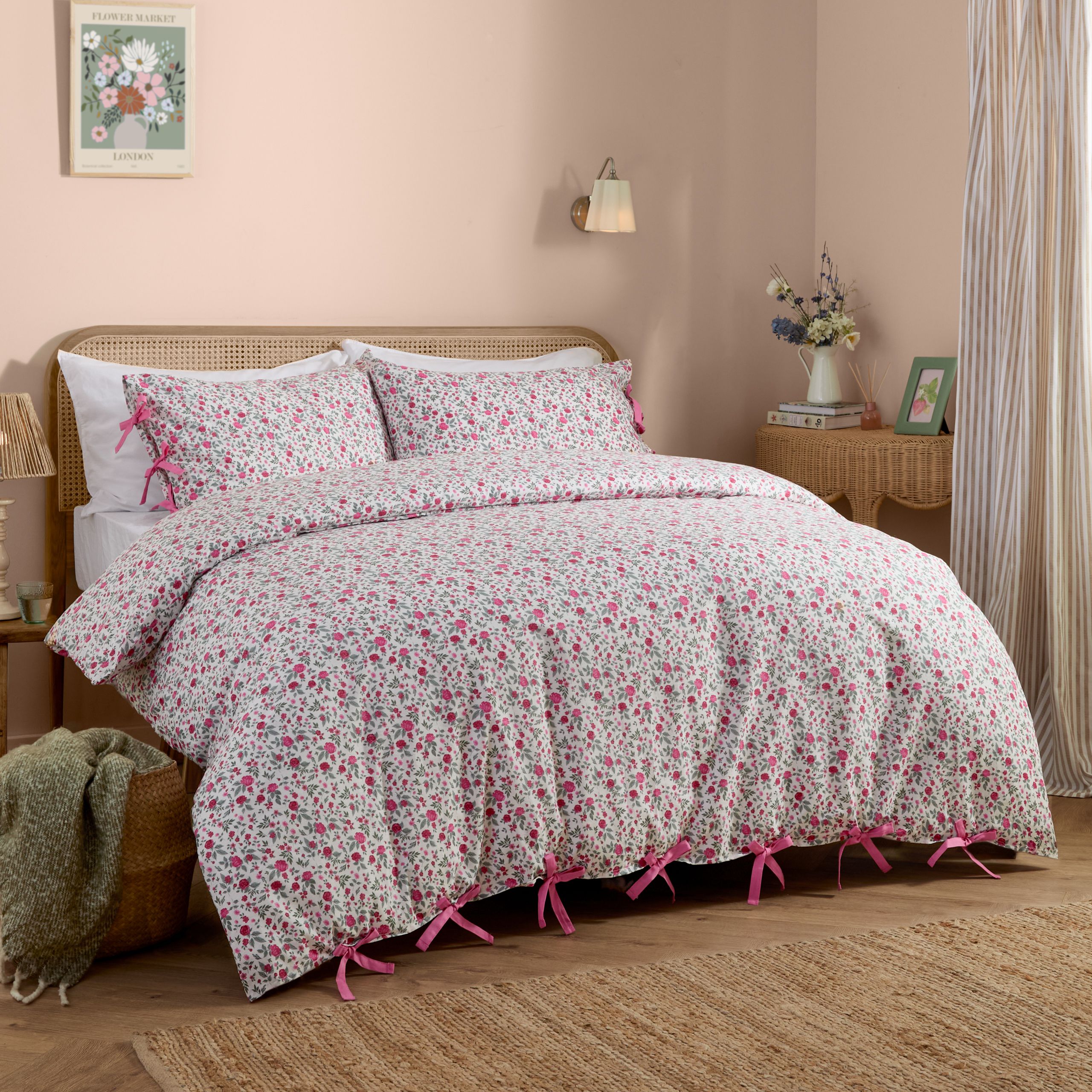 Wylder Hannah Floral 100% Cotton Duvet Cover Set in Pink