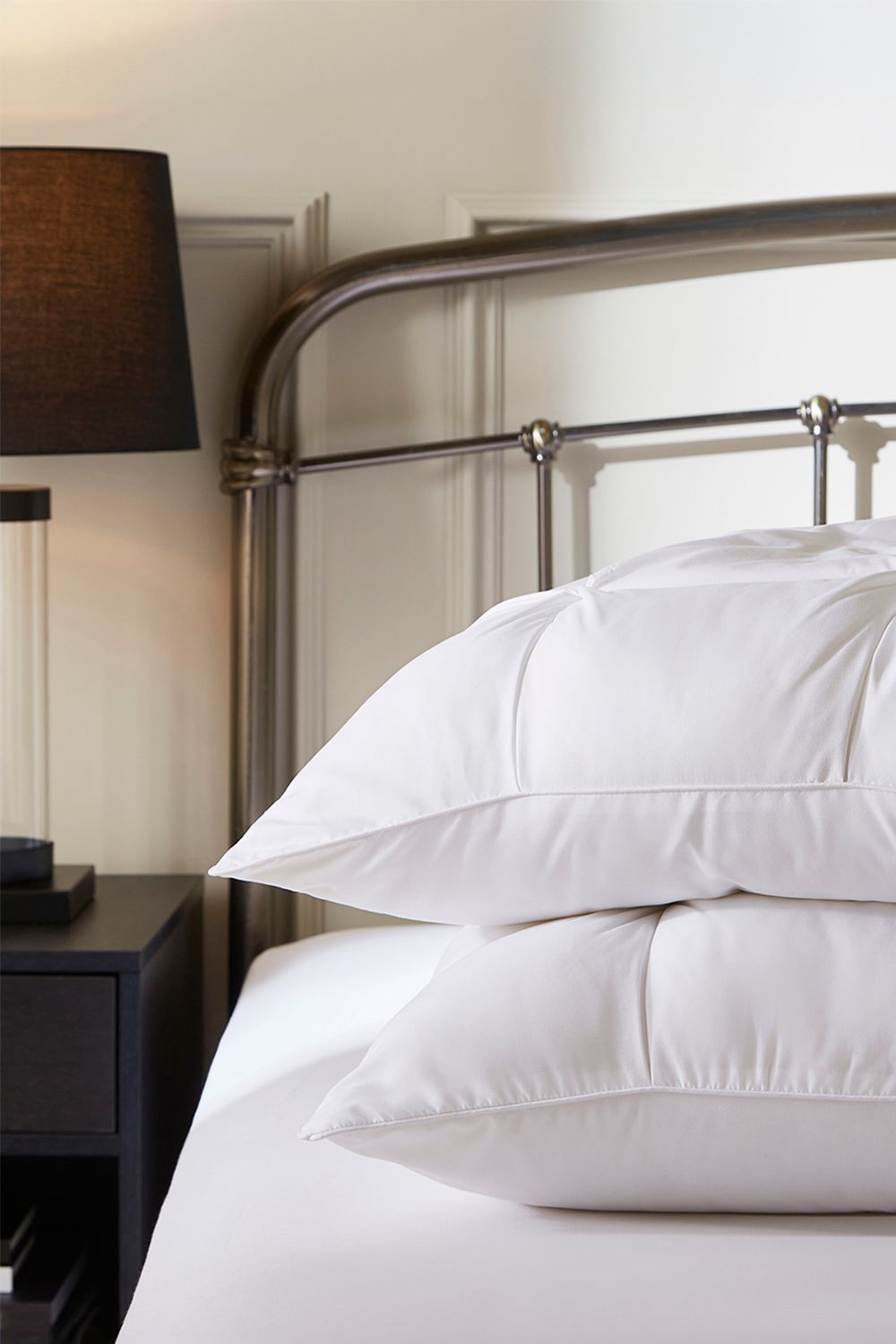 Hotel Pure Luxury Premium Suite Pleated Pillow Pair in White