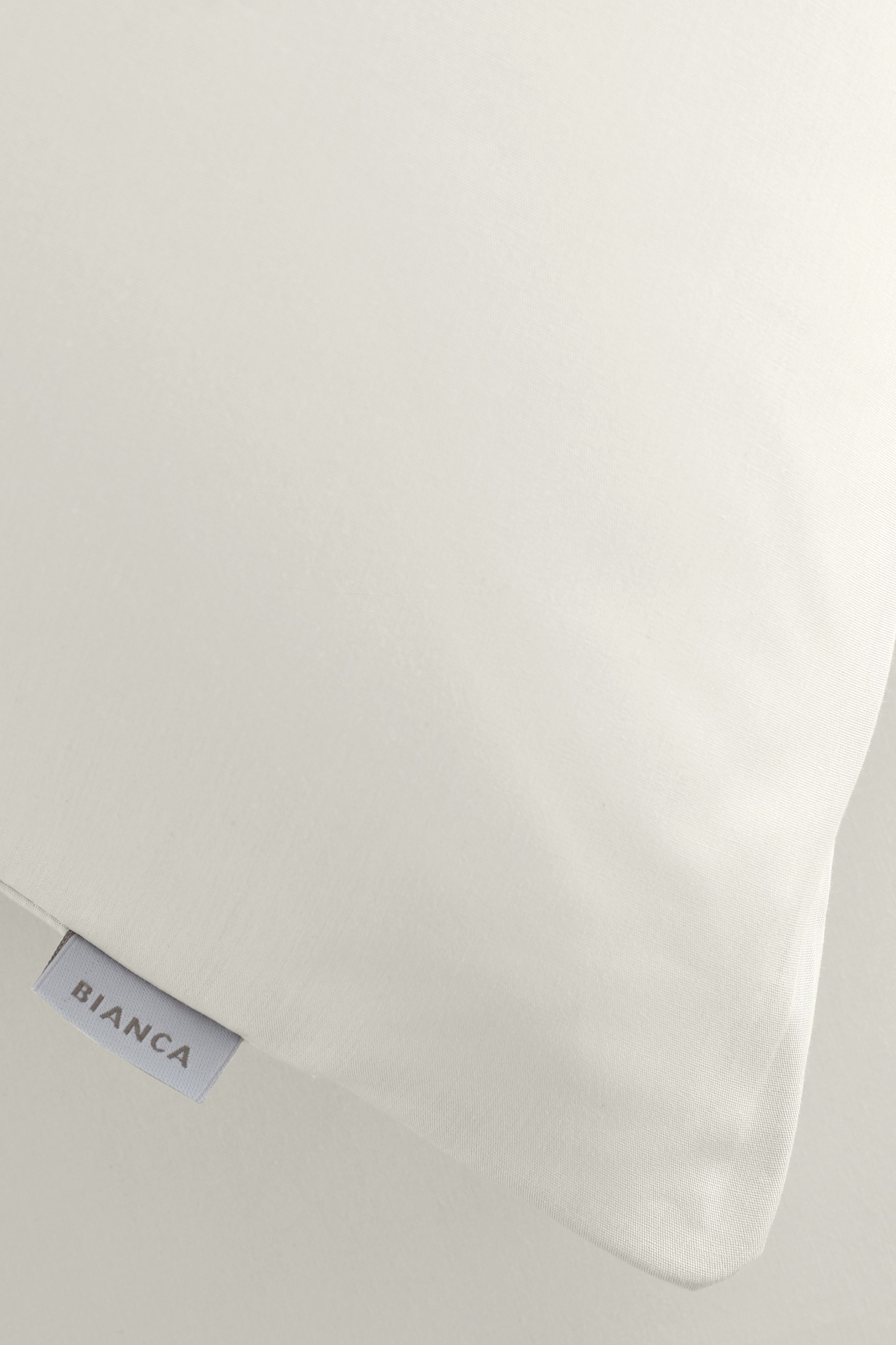 Bianca '200 Thread Count Cotton Percale' Standard Pillowcase Pair in Cream 3