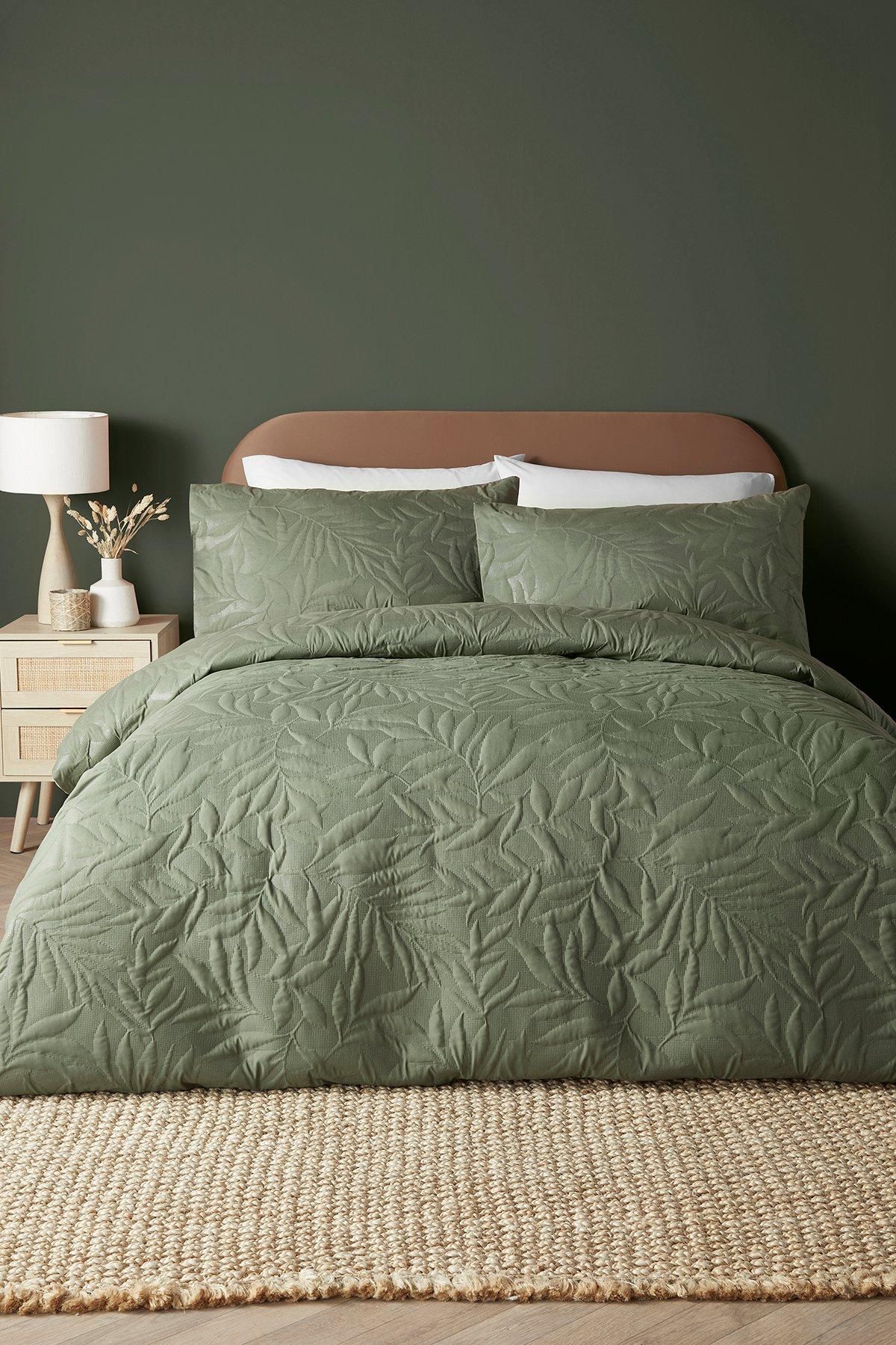 Serene 'Luana' Microfibre Pinsonic 3D Floral Design Duvet Cover Set in Dark Green