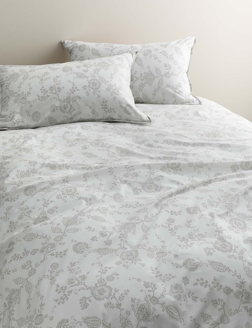 M&S Cotton Rich Trailing Floral Bedding Set Grey Mix